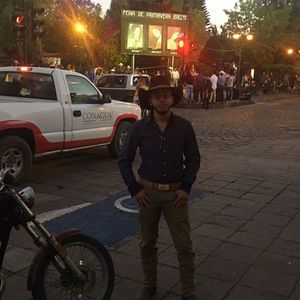 Meet your Posher, Luis